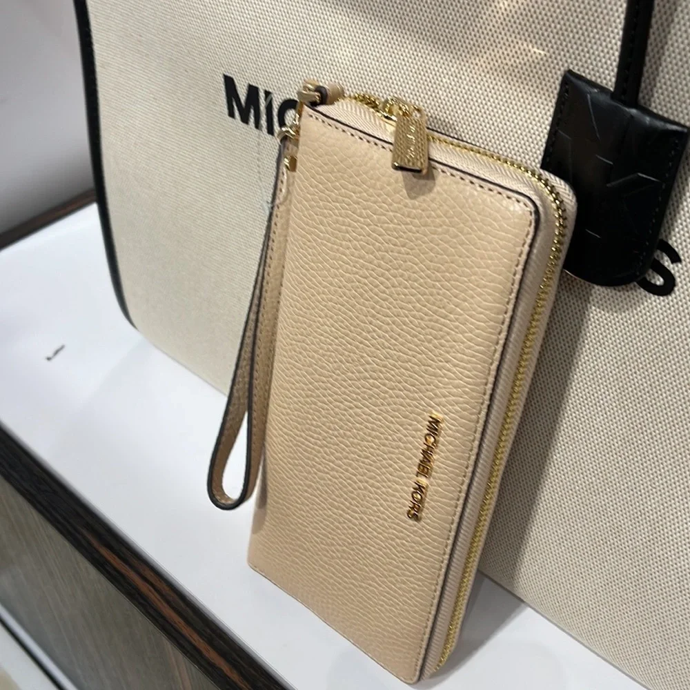 Michael Kors Jet Set Travel Large Travl CONTINENTAL Wristlet - wallet phone hldr